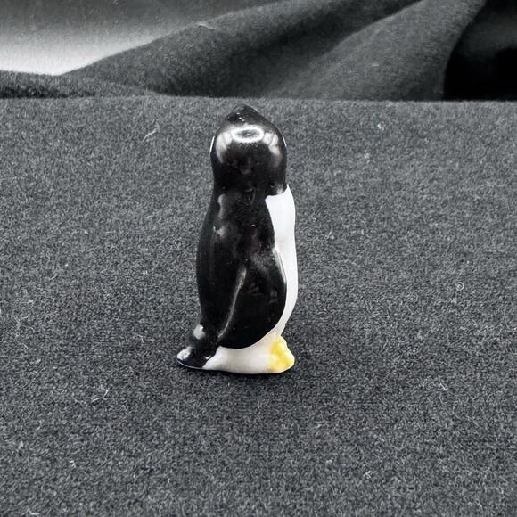 Vintage Bug House Ceramic Miniature Penguin Figurine - Picture 2 of 8